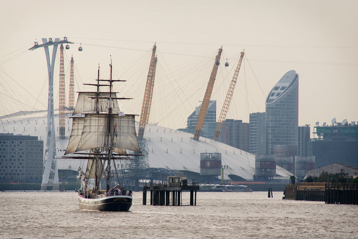 Morgenster on the Thames